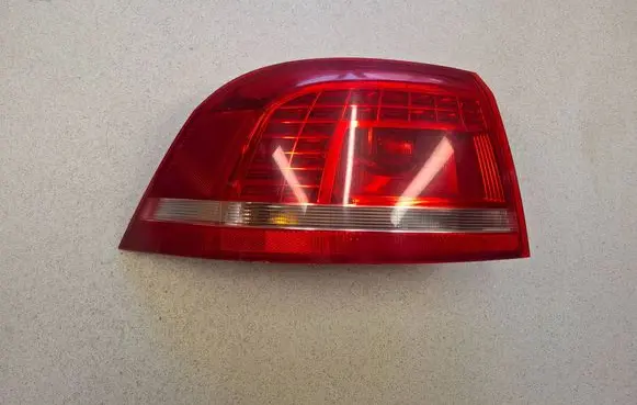 Volkswagen PASSAT B7 Rear/tail lights 179815