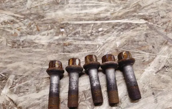 Mercedes-Benz S W220 Nuts/bolts 