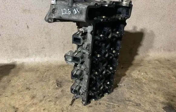 BMW X3 E83 Engine head 7785876