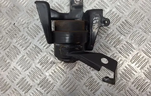 Toyota Corolla Verso AR10 Engine mount bracket 123050R040