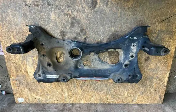 Volkswagen Jetta VII Front subframe 5QM199315A