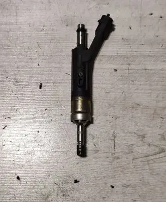 Peugeot 2008 I Fuel injector 9810335380