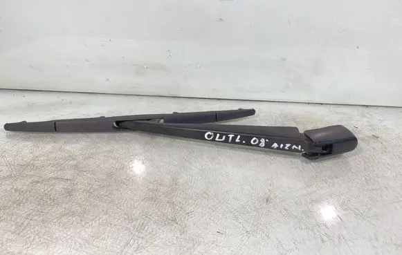 Mitsubishi Outlander Rear wiper blade arm