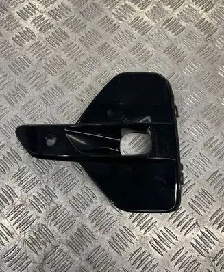 Volvo XC40 Front bumper lower grill 32347386