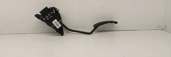 Volvo V70 Accelerator throttle pedal 30865642