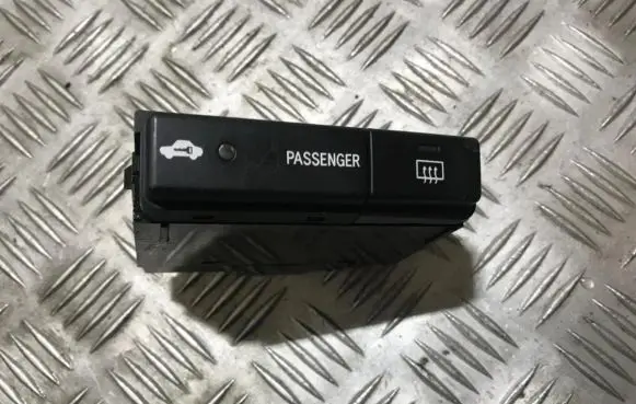 Windscreen/window heater switch