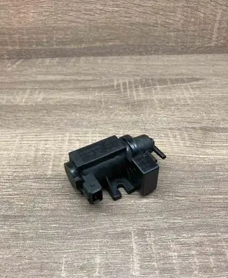 BMW 5 E60 E61 Turbo solenoid valve 7796634 06T177