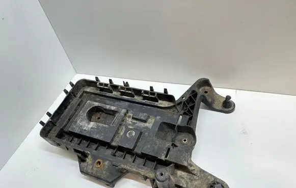 Battery box tray