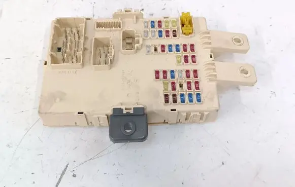 KIA Sportage Fuse module 919503W040