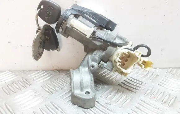 Toyota Corolla Verso E121 Ignition lock 8978313010