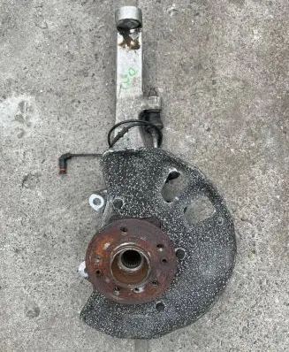 Mercedes-Benz GLE (W166 - C292) Front wheel hub spindle knuckle