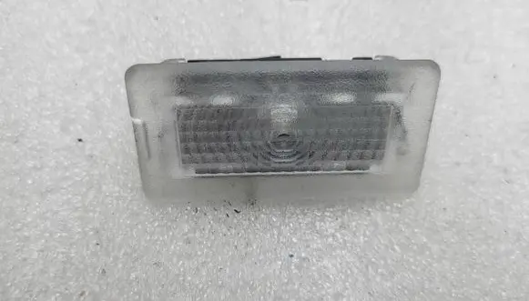 Tesla Model S Front door interior light 1007151-00-E