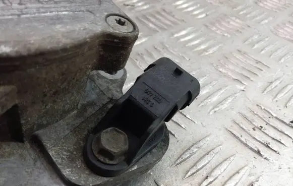 Toyota Corolla E120 E130 Vacuum pump 09020561