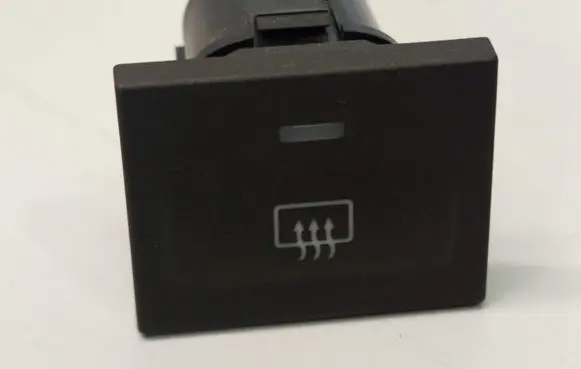 Ford Focus Windscreen/window heater switch 7M5T18C621AA