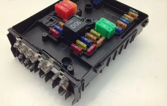 Volkswagen Golf Plus Fuse box set 1K0937125A