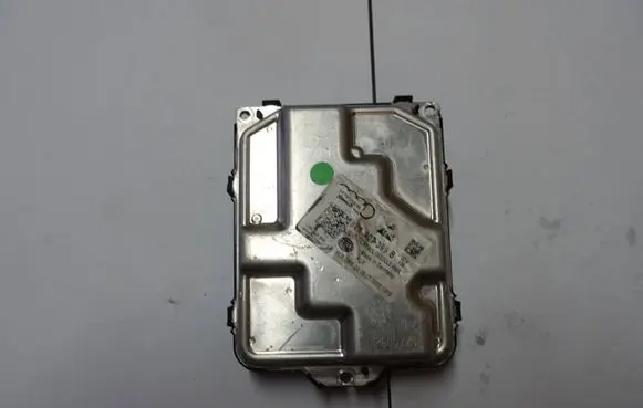 Volkswagen Golf VII Headlight ballast module Xenon 8V0907399B