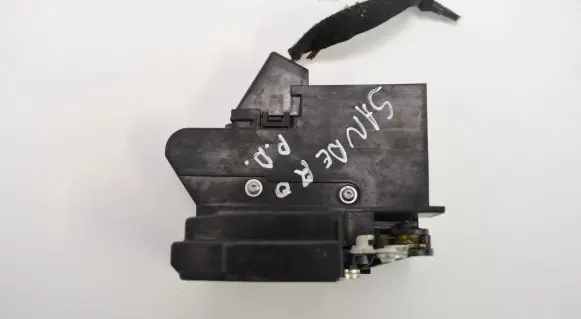 Dacia Sandero Front door lock