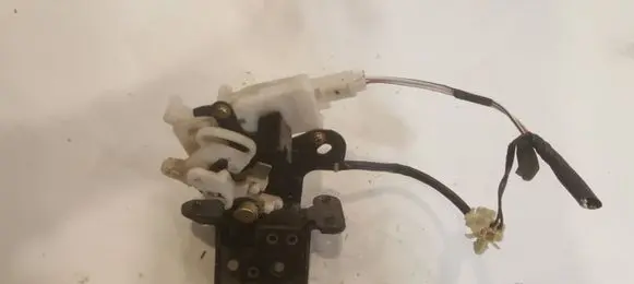 Mazda 3 I Tailgate/trunk/boot lock/catch/latch