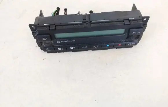 Volkswagen Golf IV Climate control unit