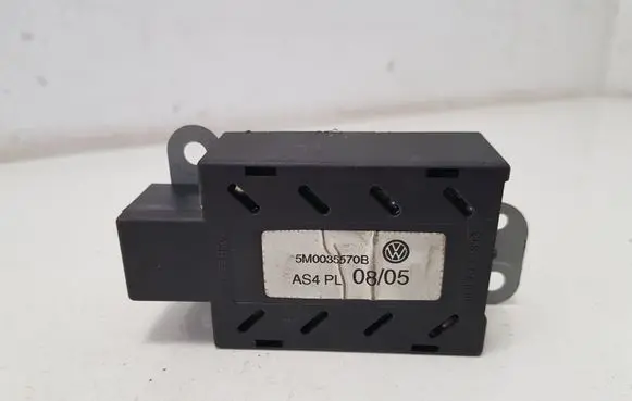 Volkswagen Golf V Aerial antenna amplifier 5M0035570B