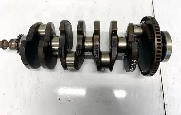Volkswagen PASSAT B5.5 Crankshaft 050105189B