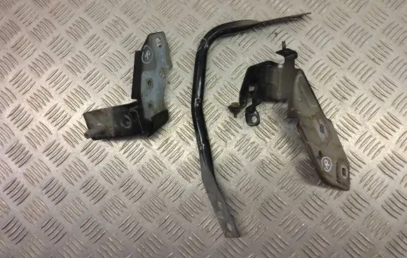 Renault Captur Fender mounting bracket 620428853A