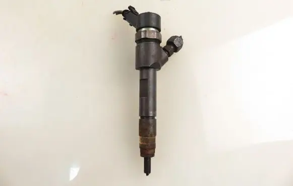 Fuel injector