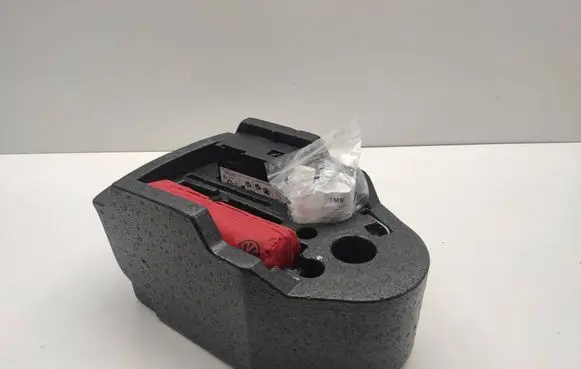Volkswagen PASSAT B8 Tool box 3G9864469