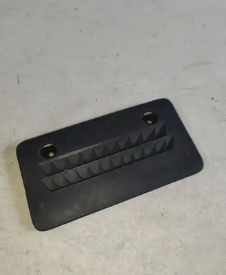 Audi A8 S8 D3 4E Quarter panel pressure vent 4E0819623