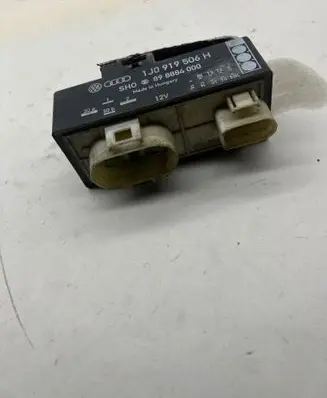 Audi A3 S3 8L Coolant fan relay 1J0919506H 898884000