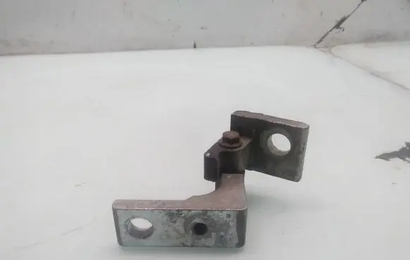 Fiat Bravo Front door lower hinge 