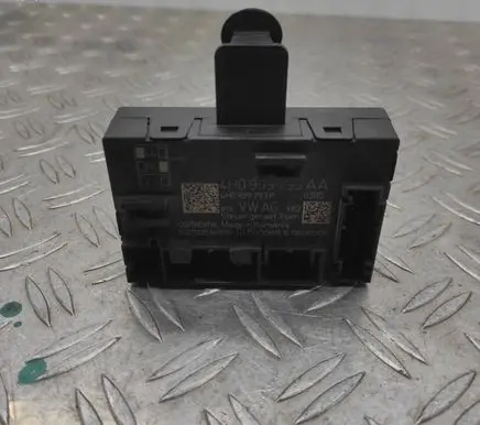 Volkswagen Touareg II Door control unit/module 4H0959793AA 4H0959793P A2C7325360500