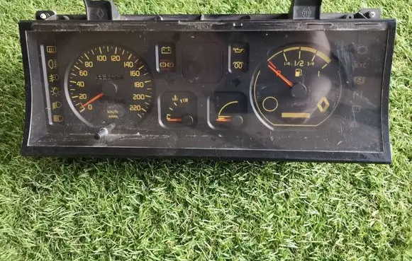 Renault 19 Speedometer (instrument cluster) 7700784063D 542980 2155234450