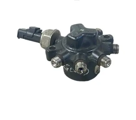 Ford Focus Fuel main line pipe 9D280DB