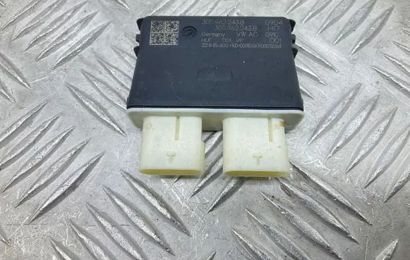 Skoda Karoq Tailgate/trunk control unit/module 3G0962243B
