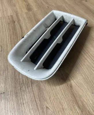 Skoda Fabia Mk2 (5J) Front bumper lower grill 5J0807833 011127036