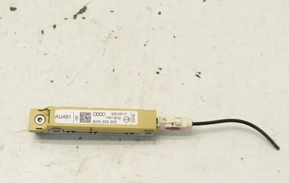 Audi A4 S4 B9 Aerial antenna amplifier 8W5035225