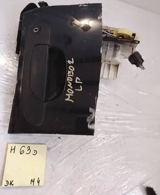 Ford Mondeo MK II Front door lock 96BGF21979