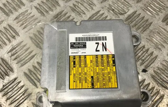 Lexus GS 250 350 300H 450H Airbag control unit/module 8917030C10