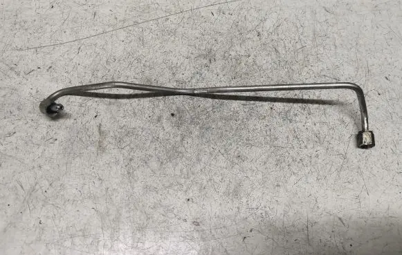 Toyota Verso Fuel injector supply line/pipe 