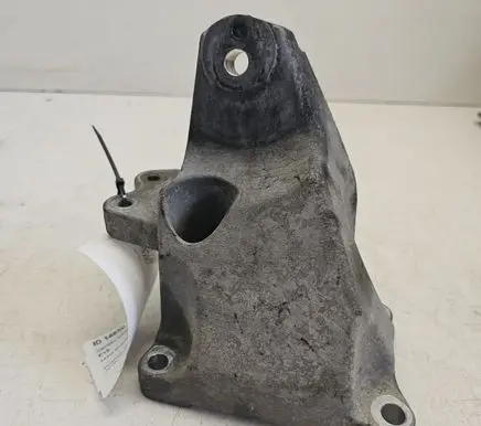 Lexus IS 220D-250-350 Engine mounting bracket