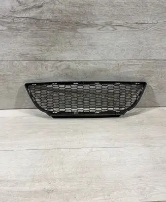 BMW 3 E90 E91 Front bumper lower grill 7906494