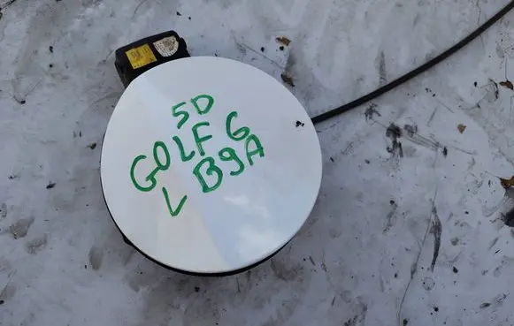 Volkswagen Golf VI Fuel tank cap