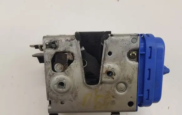 Audi A3 S3 8L Rear door lock 4A0839016D