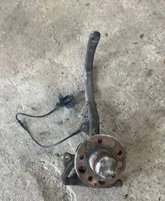 Mercedes-Benz E W211 Front wheel hub