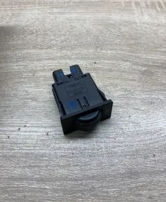 Toyota Avensis T250 Headlight level height control switch 162A02