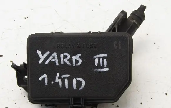 Toyota Yaris Fuse 095306