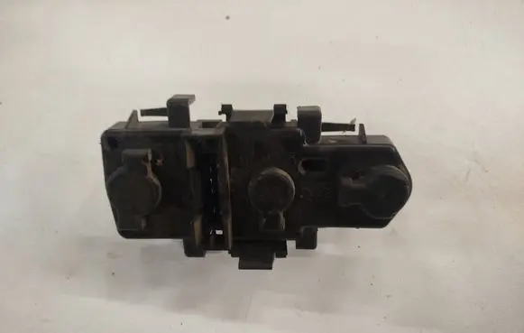 Audi A6 S6 C4 4A Tail light bulb cover holder 