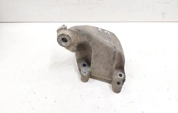 Mercedes-Benz R W251 Engine mounting bracket A6422230304