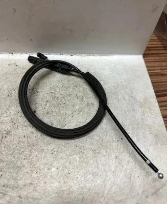 Audi A3 S3 A3 Sportback 8P Engine bonnet/hood lock release cable 8P0823535C